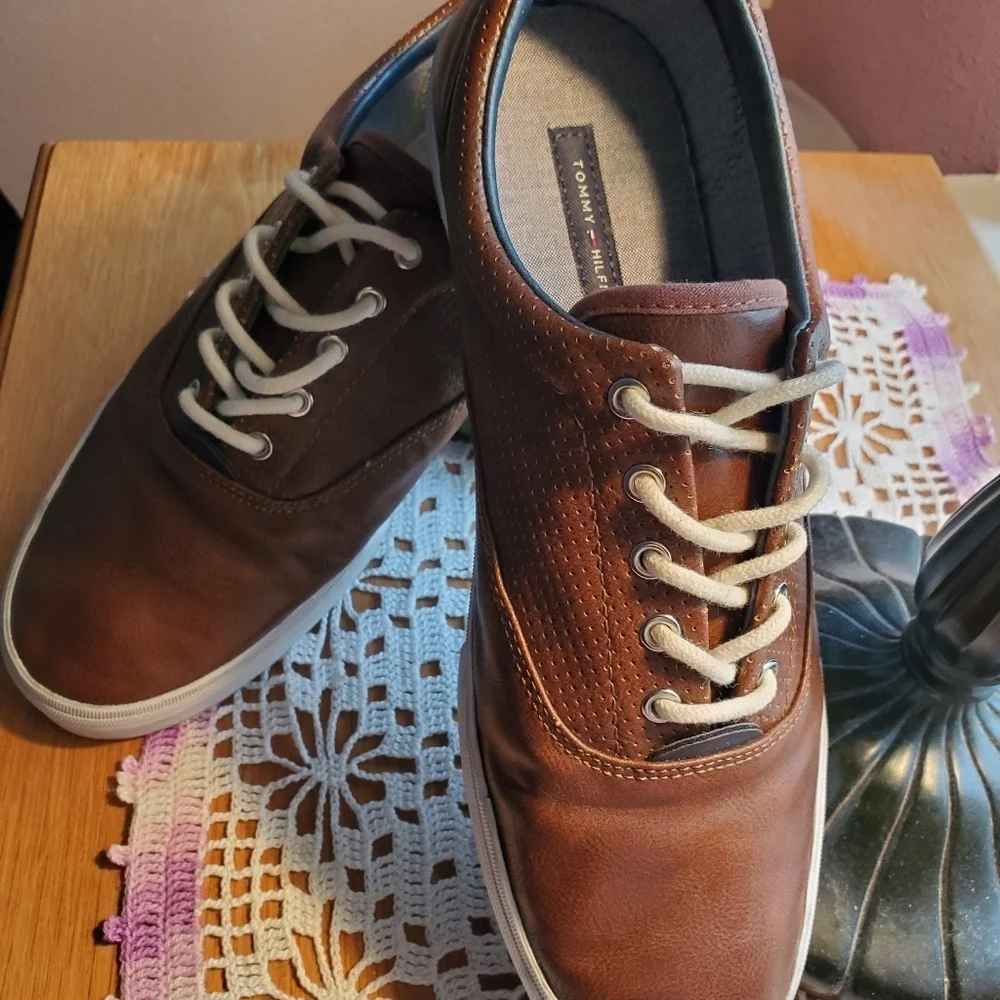 Tommy Hilfiger Mens Shoe
